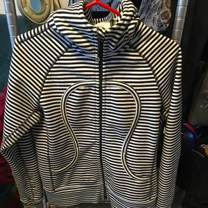 Lululemon Scuba hoodie stretch size 8